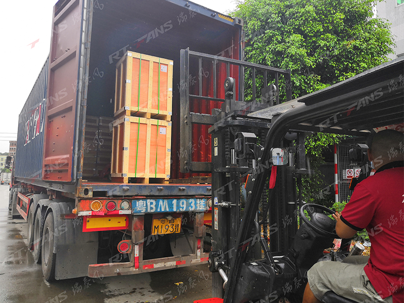 車間用工業(yè)風(fēng)扇廠家瑞泰風(fēng)正在出貨 車間用工業(yè)風(fēng)扇廠家瑞泰風(fēng)正在出貨