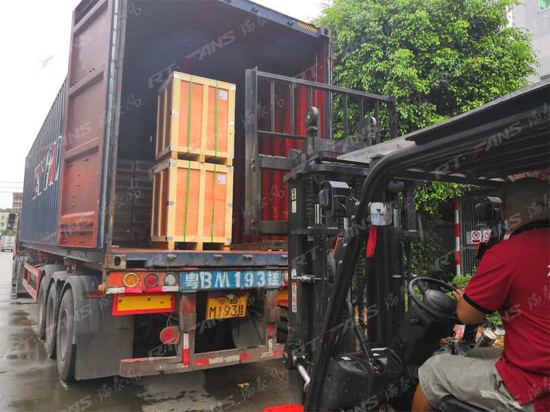 瑞泰風(fēng)工業(yè)大吊扇出貨案例圖 瑞泰風(fēng)工業(yè)大吊扇出貨案例圖