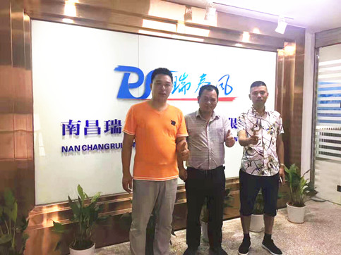 千里探望華中團隊，吹響工業(yè)吊扇廠房通風降溫沖鋒號