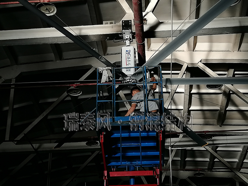 工業(yè)風扇轉動對屋頂結構的沖擊大嗎？